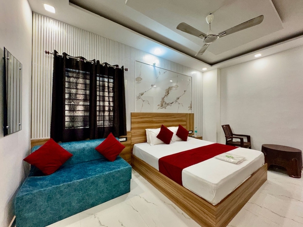 Imagen de la habitación del Hotel Krishna Kripa Palace. Foto 7