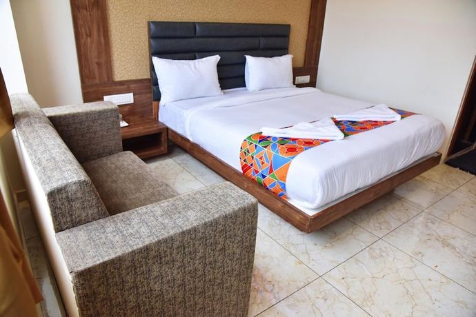 Imagen de la habitación del Hotel Krishna Palace, Anand. Foto 5