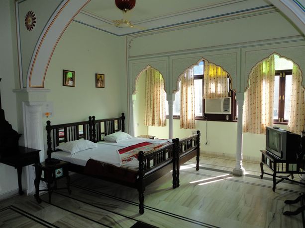 Imagen de la habitación del Hotel Krishna Palace, JAIPUR. Foto 8