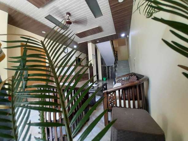 Imagen de los interiores del Hotel Krishna Rishikesh. Foto 19