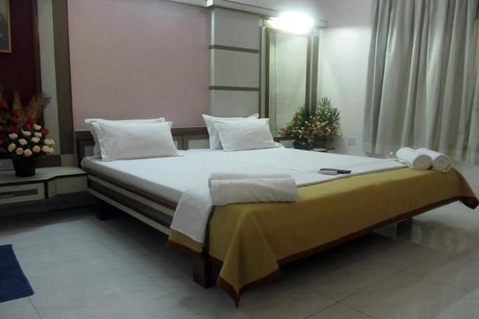 Imagen de la habitación del Hotel Krishna, Silvassa. Foto 8