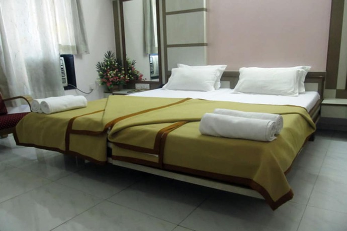 Imagen de la habitación del Hotel Krishna, Silvassa. Foto 11