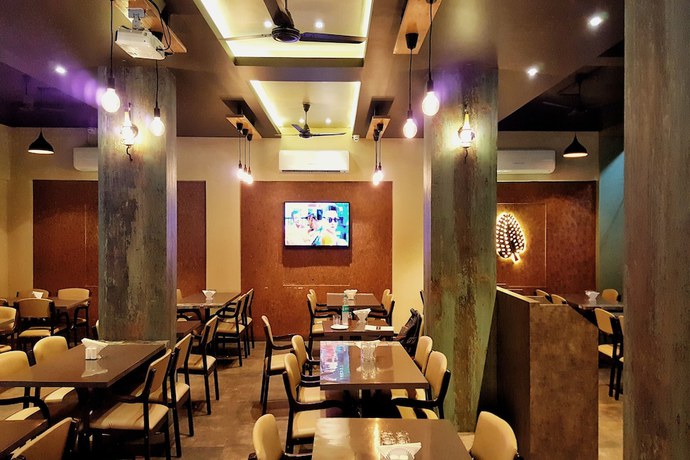 Imagen del bar/restaurante del Hotel Krishna, Silvassa. Foto 7