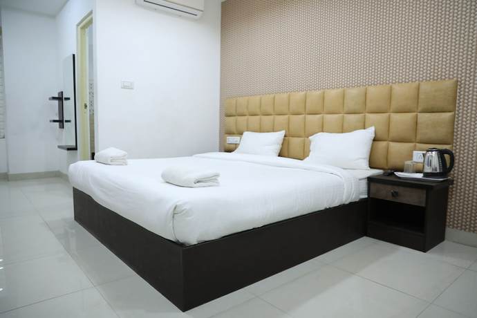 Imagen de la habitación del Hotel Krishna\'s Landmark Business. Foto 15