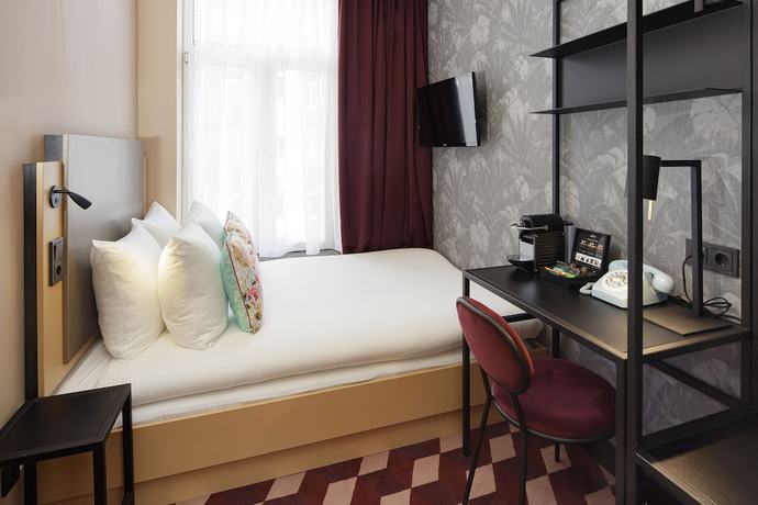 Imagen de la habitación del Hotel Krisotel. Foto 4