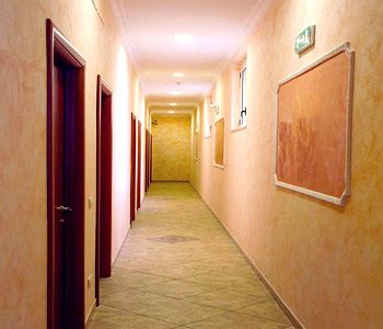 Imagen de los interiores del Hotel Kriss. Foto 7