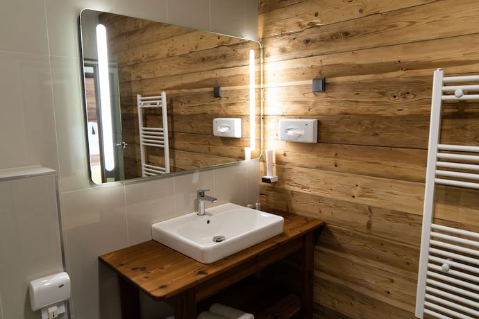 Imagen de la habitación del Hotel Krist&aacute;ly, Ajka. Foto 5