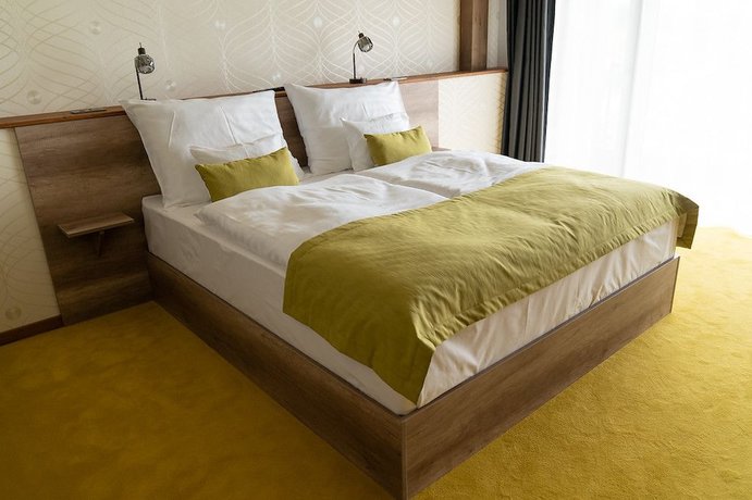 Imagen de la habitación del Hotel Krist&aacute;ly, Ajka. Foto 6