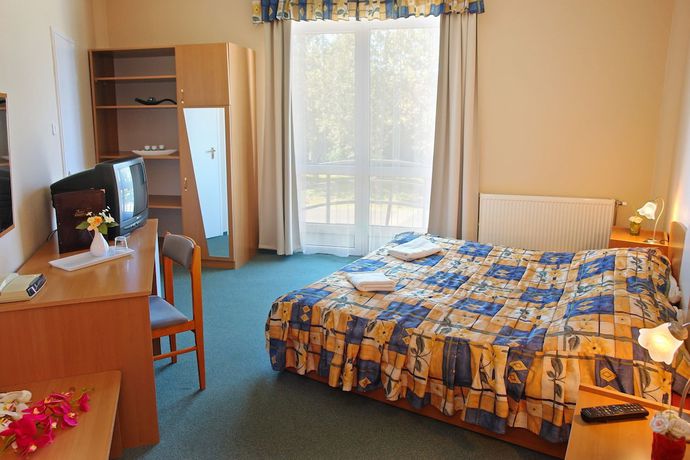 Imagen de la habitación del Hotel Krist&aacute;ly, KESZTHELY. Foto 7