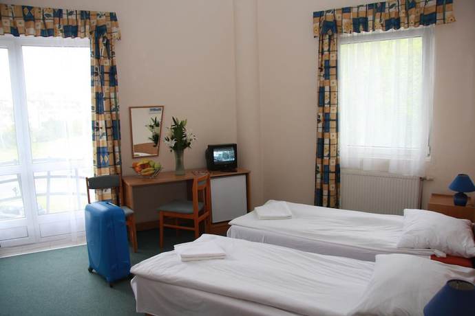 Imagen de la habitación del Hotel Krist&aacute;ly, KESZTHELY. Foto 10