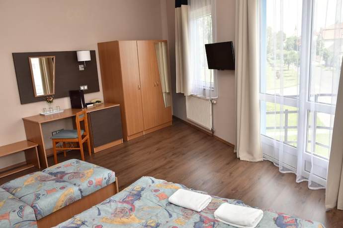 Imagen de la habitación del Hotel Krist&aacute;ly, KESZTHELY. Foto 15