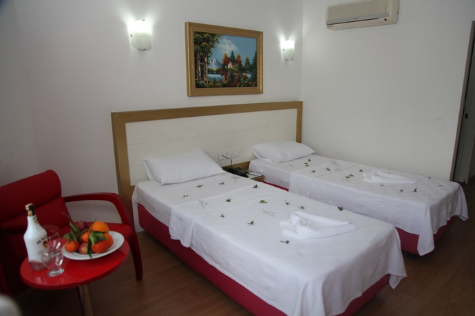 Imagen de la habitación del Hotel Kristal Beach. Foto 4