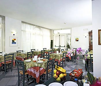 Imagen del bar/restaurante del Hotel Kristal, Campi bisenzio. Foto 2