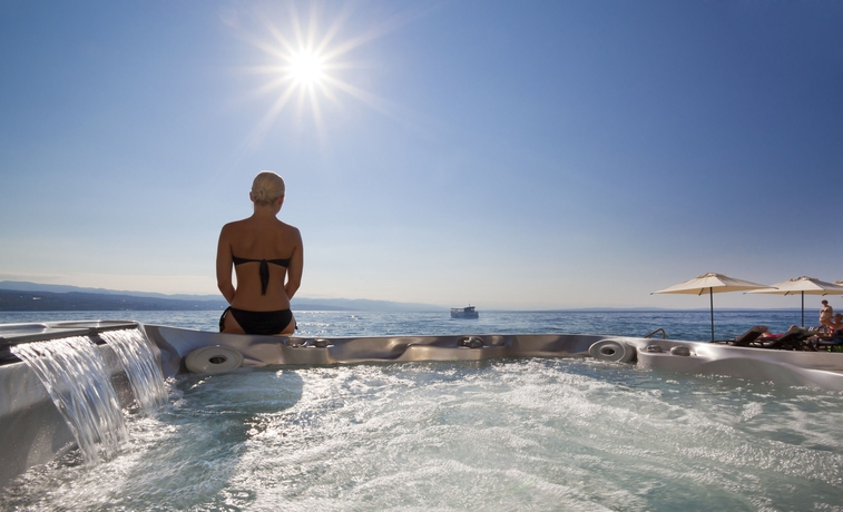 Imagen de los exteriores del Hotel Kristal - Liburnia. Foto 13