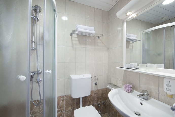 Imagen de la habitación del Hotel Kristal - Liburnia. Foto 3