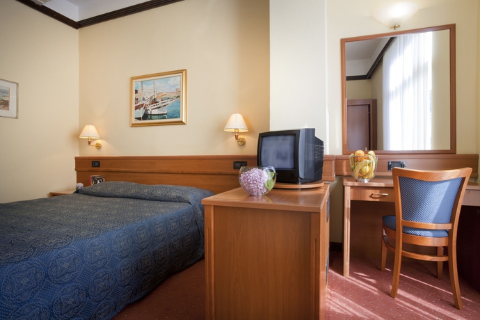 Imagen de la habitación del Hotel Kristal - Liburnia. Foto 5