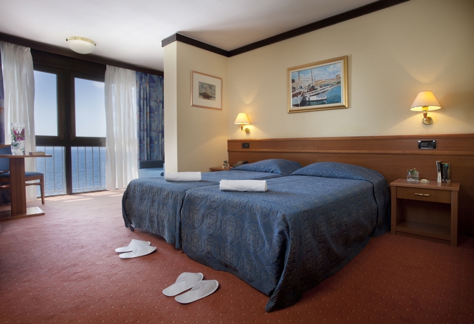 Imagen de la habitación del Hotel Kristal - Liburnia. Foto 9