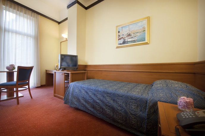 Imagen de la habitación del Hotel Kristal - Liburnia. Foto 10