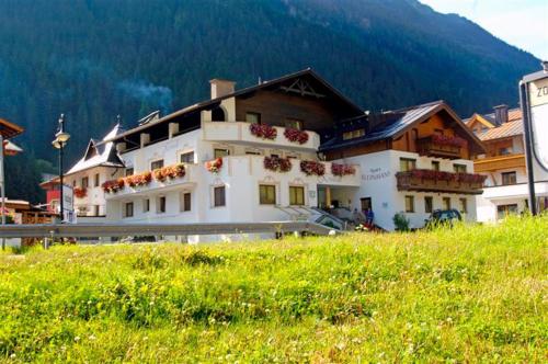 Imagen general del Hotel Kristall B&B. Foto 4