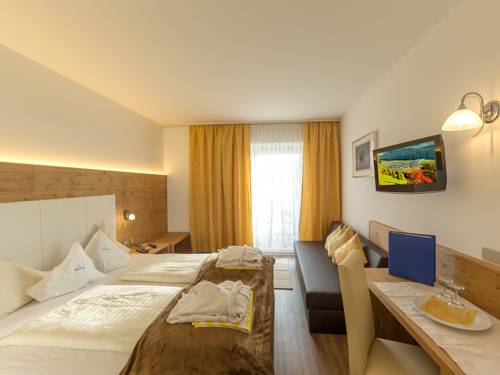 Imagen de la habitación del Hotel Kristall, Casteldarne. Foto 3