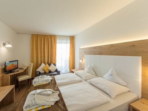 Imagen de la habitación del Hotel Kristall, Casteldarne. Foto 4