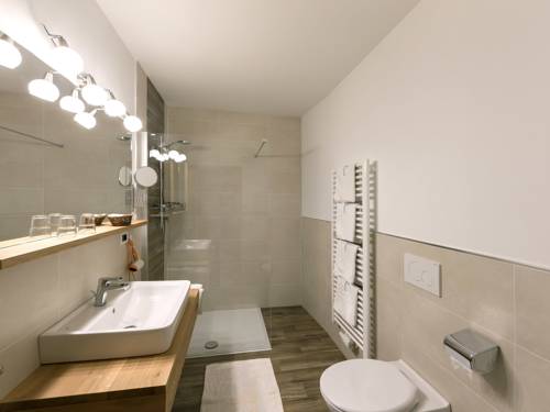 Imagen de la habitación del Hotel Kristall, Casteldarne. Foto 8