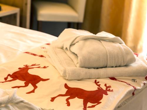 Imagen de la habitación del Hotel Kristall, Casteldarne. Foto 9