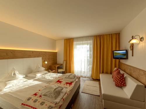 Imagen general del Hotel Kristall, Casteldarne. Foto 1