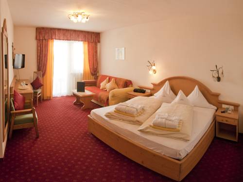 Imagen de la habitación del Hotel Kristall, Casteldarne. Foto 10
