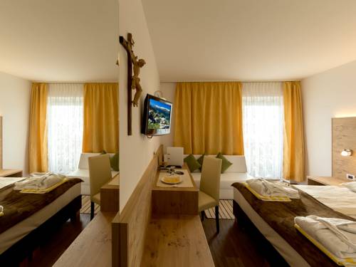Imagen de la habitación del Hotel Kristall, Casteldarne. Foto 16