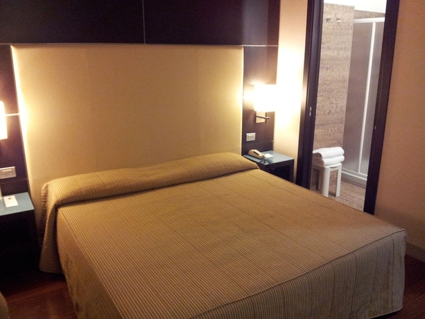 Imagen de la habitación del Hotel Kristall, Corsico. Foto 5