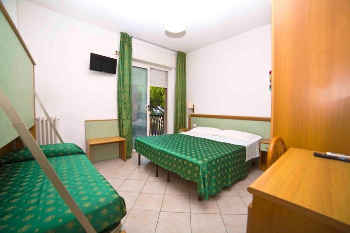 Imagen de la habitación del Hotel Kristall, Diano Marina. Foto 9