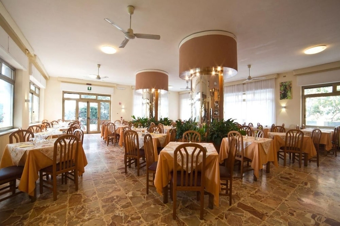 Imagen del bar/restaurante del Hotel Kristall, Diano Marina. Foto 4