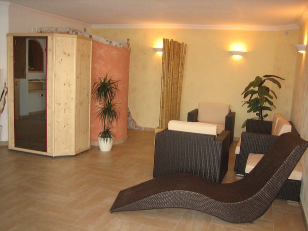 Imagen de la piscina del Hotel Kristall, Hermagor-Pressegger See. Foto 19