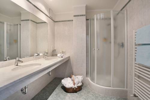 Imagen de la habitación del Hotel Kristall, Merano. Foto 4