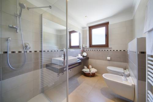 Imagen de la habitación del Hotel Kristall, Merano. Foto 15