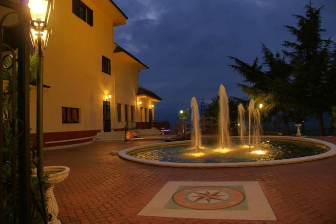 Imagen general del Hotel Kristall Palace. Foto 2