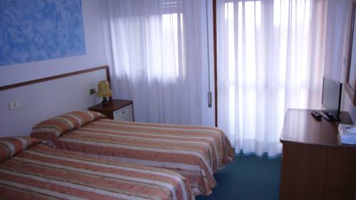 Imagen de la habitación del Hotel Kristall, San Dona di Piave. Foto 6