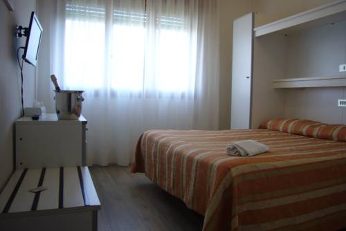 Imagen de la habitación del Hotel Kristall, San Dona di Piave. Foto 9