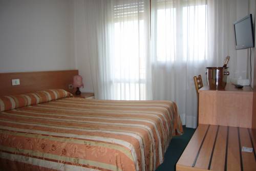 Imagen de la habitación del Hotel Kristall, San Dona di Piave. Foto 11