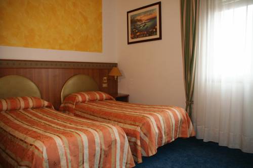 Imagen de la habitación del Hotel Kristall, San Dona di Piave. Foto 12