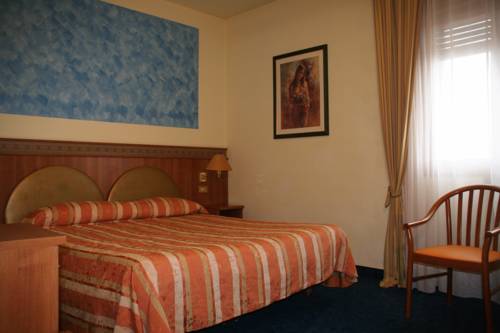 Imagen de la habitación del Hotel Kristall, San Dona di Piave. Foto 16