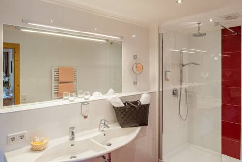 Imagen de la habitación del Hotel Kristall, Tirol Austr&iacute;aco. Foto 6