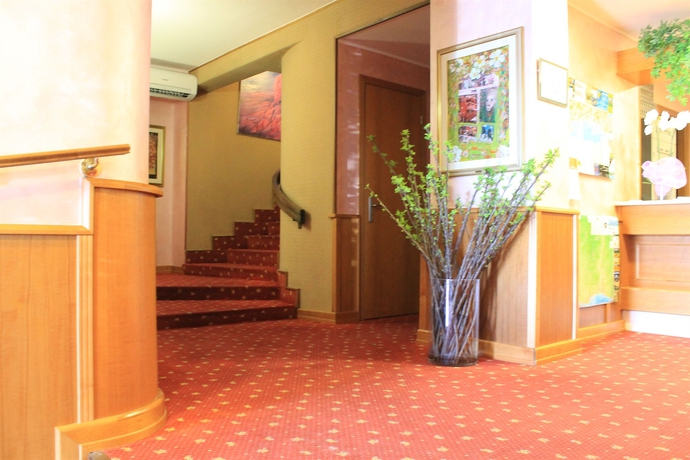 Imagen de los interiores del Hotel Kristina. Foto 12