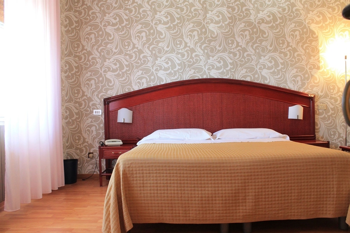 Imagen de la habitación del Hotel Kristina. Foto 2