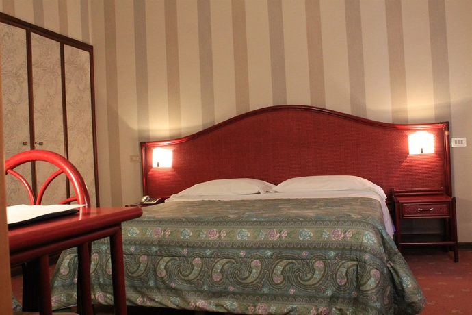 Imagen de la habitación del Hotel Kristina. Foto 6