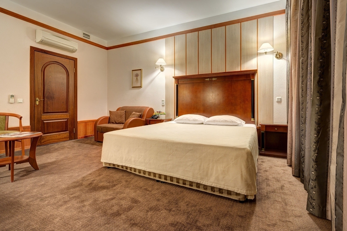 Imagen de los interiores del Hotel Kristoff. Foto 11