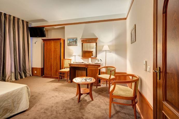 Imagen de los interiores del Hotel Kristoff. Foto 12