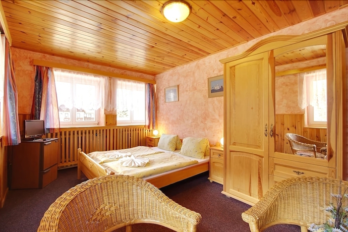 Imagen de la habitación del Hotel Krist&yacute;na. Foto 3