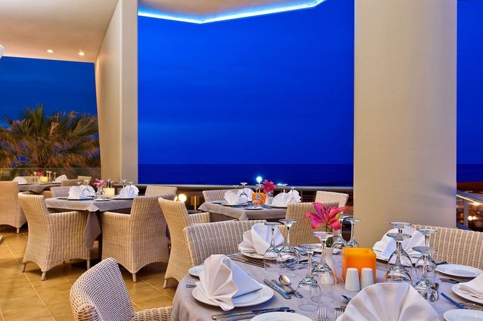 Imagen del bar/restaurante del Hotel Kriti Beach. Foto 4